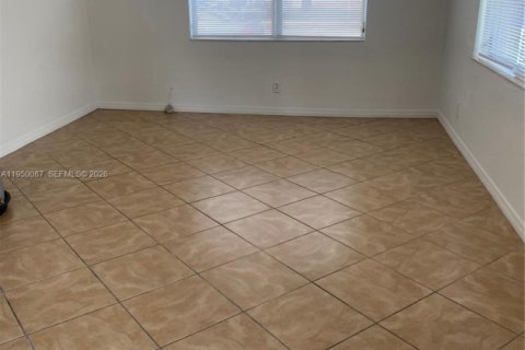 Immobilier commercial à louer à Hollywood, Floride: 1 chambre, 57.6 m2 № 2006645 - photo 5