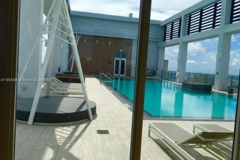 Condo in Miami, Florida  № 1877736 - photo 9