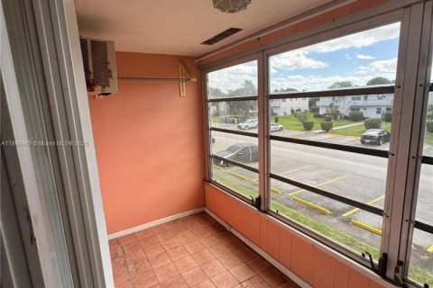 Copropriété à vendre à West Palm Beach, Floride: 1 chambre, 52.95 m2 № 2014854 - photo 3