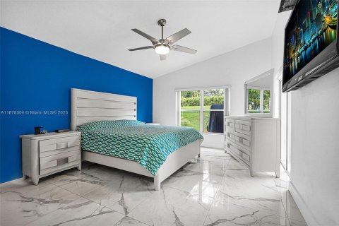 House in Pembroke Pines, Florida 4 bedrooms, 194.91 sq.m. № 1922119 - photo 24