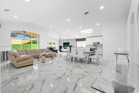 House in Pembroke Pines, Florida 4 bedrooms, 194.91 sq.m. № 1922119 - photo 21