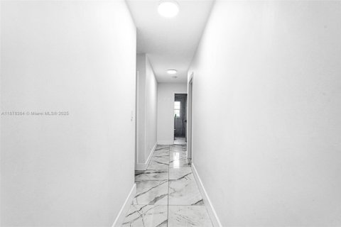 House in Pembroke Pines, Florida 4 bedrooms, 194.91 sq.m. № 1922119 - photo 23