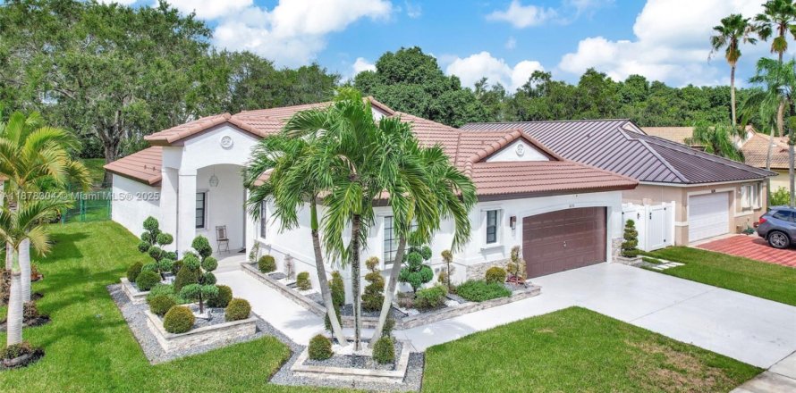 House in Pembroke Pines, Florida 4 bedrooms, 194.91 sq.m. № 1922119