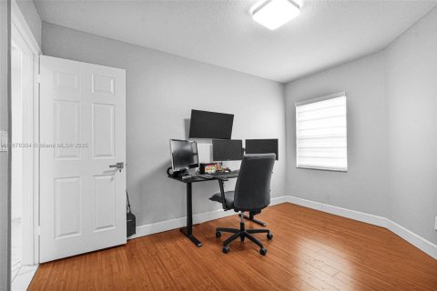House in Pembroke Pines, Florida 4 bedrooms, 194.91 sq.m. № 1922119 - photo 30