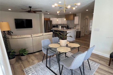 Casa en venta en Sarasota, Florida, 4 dormitorios, 153.47 m2 № 1769709 - foto 4