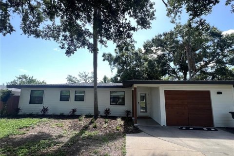 Casa en venta en Sarasota, Florida, 4 dormitorios, 153.47 m2 № 1769709 - foto 1