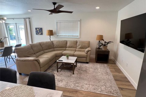 Casa en venta en Sarasota, Florida, 4 dormitorios, 153.47 m2 № 1769709 - foto 5