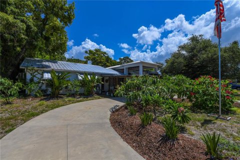 House in Sarasota, Florida 4 bedrooms, 179.58 sq.m. № 2095192