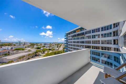 Condominio en venta en Miami Beach, Florida, 2 dormitorios, 104.89 m2 № 1938419 - foto 22