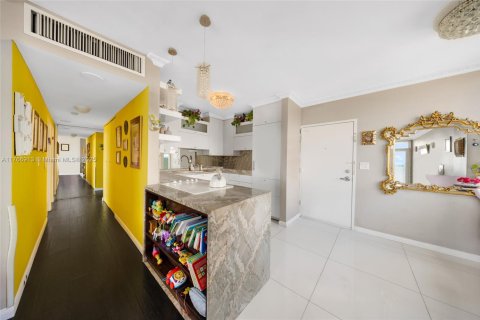 Condominio en venta en Miami Beach, Florida, 2 dormitorios, 104.89 m2 № 1938419 - foto 11