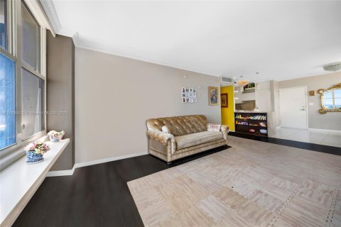 Condominio en venta en Miami Beach, Florida, 2 dormitorios, 104.89 m2 № 1938419 - foto 6