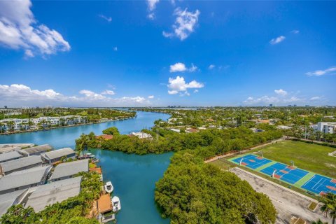 Condominio en venta en Miami Beach, Florida, 2 dormitorios, 104.89 m2 № 1938419 - foto 25