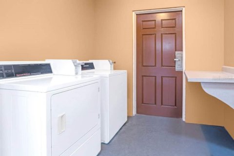 Hotel en venta en Kissimmee, Florida, 2440.45 m2 № 1762068 - foto 14
