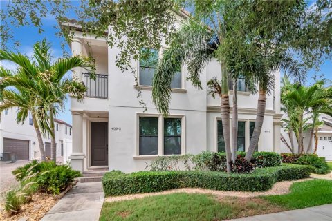 Adosado en Tampa, Florida 3 dormitorios, 234.11 m2 № 2112498