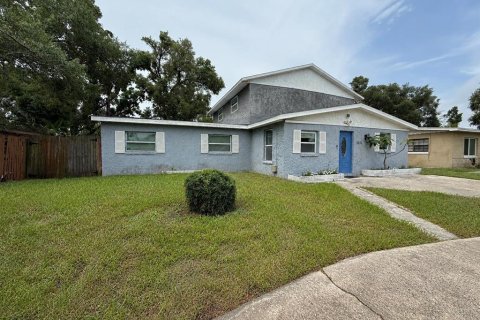 Villa ou maison à louer à Tampa, Floride: 5 chambres, 227.89 m2 № 2287952 - photo 4