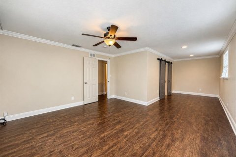 Villa ou maison à louer à Tampa, Floride: 5 chambres, 227.89 m2 № 2287952 - photo 15