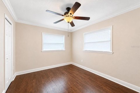 Villa ou maison à louer à Tampa, Floride: 5 chambres, 227.89 m2 № 2287952 - photo 9