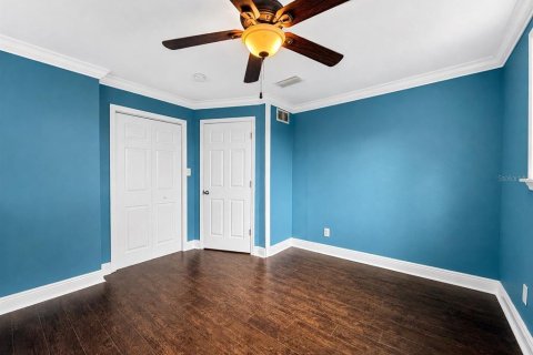 Villa ou maison à louer à Tampa, Floride: 5 chambres, 227.89 m2 № 2287952 - photo 17