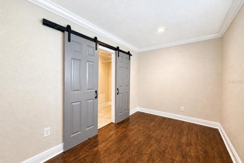 Villa ou maison à louer à Tampa, Floride: 5 chambres, 227.89 m2 № 2287952 - photo 13
