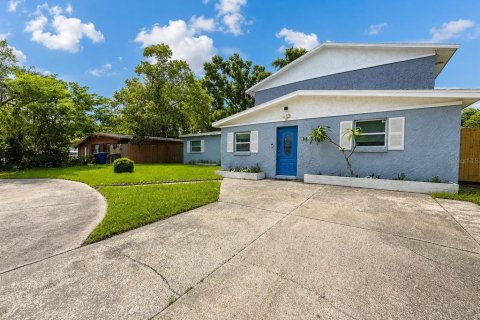 Villa ou maison à louer à Tampa, Floride: 5 chambres, 227.89 m2 № 2287952 - photo 2