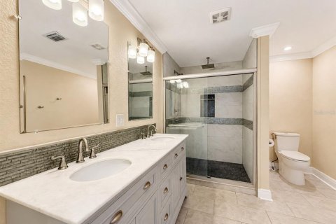 Villa ou maison à louer à Tampa, Floride: 5 chambres, 227.89 m2 № 2287952 - photo 10