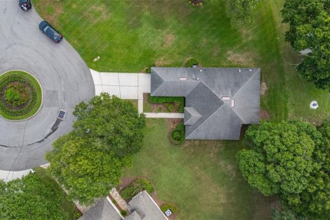 House in Clermont, Florida 2 bedrooms, 127.93 sq.m. № 2222658 - photo 3