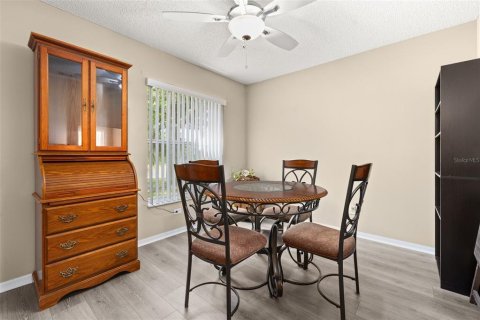 House in Clermont, Florida 2 bedrooms, 127.93 sq.m. № 2222658 - photo 20