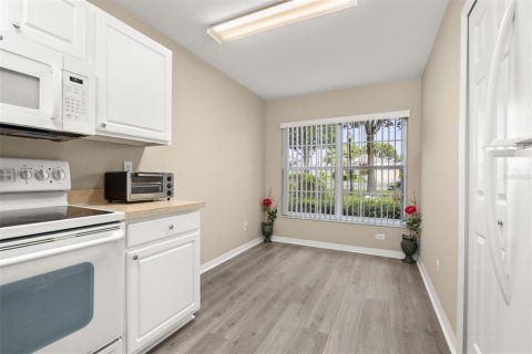 House in Clermont, Florida 2 bedrooms, 127.93 sq.m. № 2222658 - photo 18
