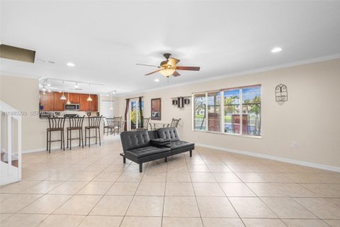 House in Miramar, Florida 6 bedrooms, 317.35 sq.m. № 2043857 - photo 13