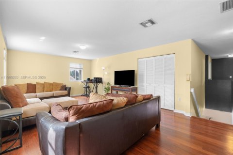 House in Miramar, Florida 6 bedrooms, 317.35 sq.m. № 2043857 - photo 27