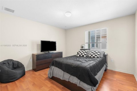 House in Miramar, Florida 6 bedrooms, 317.35 sq.m. № 2043857 - photo 20