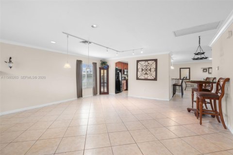 House in Miramar, Florida 6 bedrooms, 317.35 sq.m. № 2043857 - photo 10