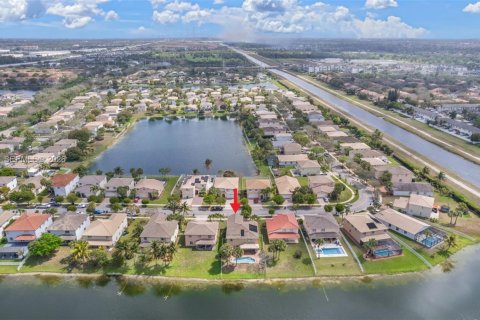 House in Miramar, Florida 6 bedrooms, 317.35 sq.m. № 2043857 - photo 6