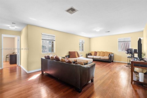 House in Miramar, Florida 6 bedrooms, 317.35 sq.m. № 2043857 - photo 26