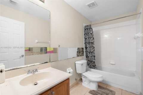 House in Miramar, Florida 6 bedrooms, 317.35 sq.m. № 2043857 - photo 23