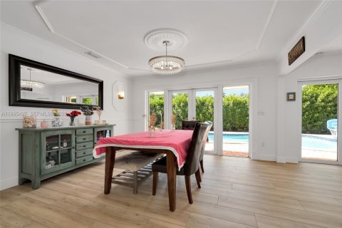 Villa ou maison à vendre à Miami, Floride: 4 chambres, 153.38 m2 № 2063754 - photo 12