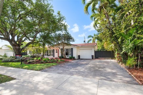 Villa ou maison à vendre à Miami, Floride: 4 chambres, 153.38 m2 № 2063754 - photo 3
