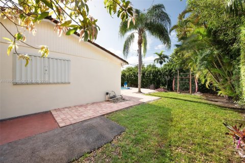 Villa ou maison à vendre à Miami, Floride: 4 chambres, 153.38 m2 № 2063754 - photo 28