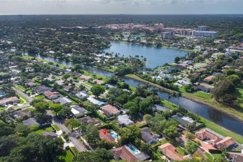 Villa ou maison à vendre à Miami, Floride: 4 chambres, 153.38 m2 № 2063754 - photo 4