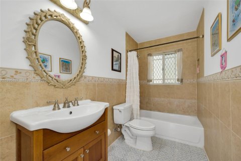 Villa ou maison à vendre à Miami, Floride: 4 chambres, 153.38 m2 № 2063754 - photo 19
