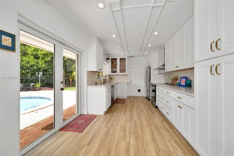 Villa ou maison à vendre à Miami, Floride: 4 chambres, 153.38 m2 № 2063754 - photo 14