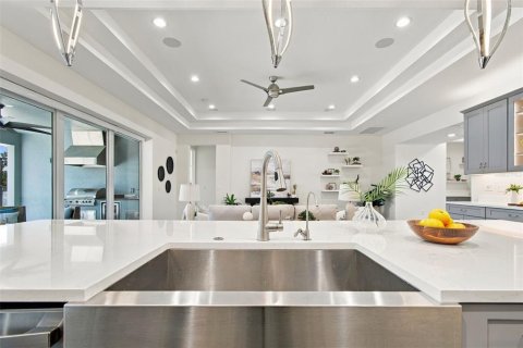Villa ou maison à vendre à Wesley Chapel, Floride: 5 chambres, 321.53 m2 № 2418862 - photo 21