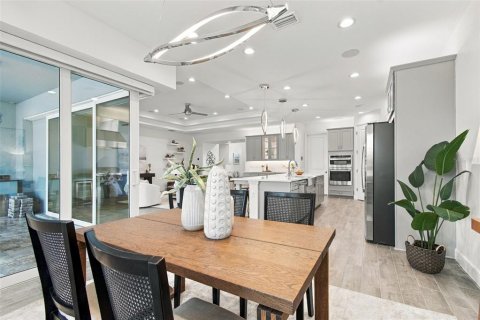 Villa ou maison à vendre à Wesley Chapel, Floride: 5 chambres, 321.53 m2 № 2418862 - photo 22