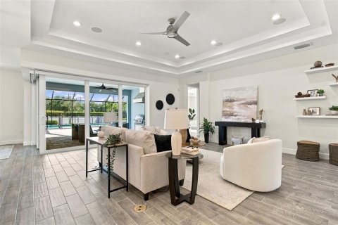 Villa ou maison à vendre à Wesley Chapel, Floride: 5 chambres, 321.53 m2 № 2418862 - photo 10