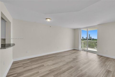 Condominio en venta en Miami, Florida, 1 dormitorio, 65.96 m2 № 1940929 - foto 10