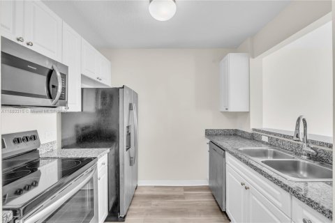 Condominio en venta en Miami, Florida, 1 dormitorio, 65.96 m2 № 1940929 - foto 14