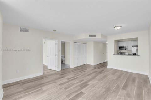 Condominio en venta en Miami, Florida, 1 dormitorio, 65.96 m2 № 1940929 - foto 9