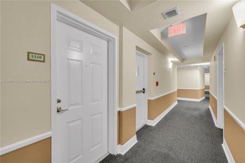 Condominio en venta en Miami, Florida, 1 dormitorio, 65.96 m2 № 1940929 - foto 6