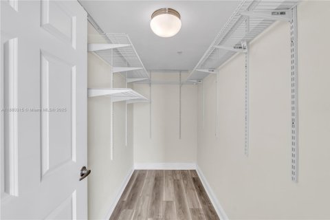 Condominio en venta en Miami, Florida, 1 dormitorio, 65.96 m2 № 1940929 - foto 21