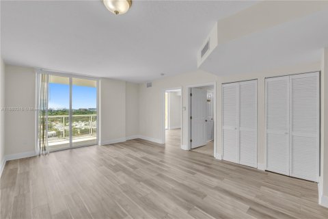 Condominio en venta en Miami, Florida, 1 dormitorio, 65.96 m2 № 1940929 - foto 12